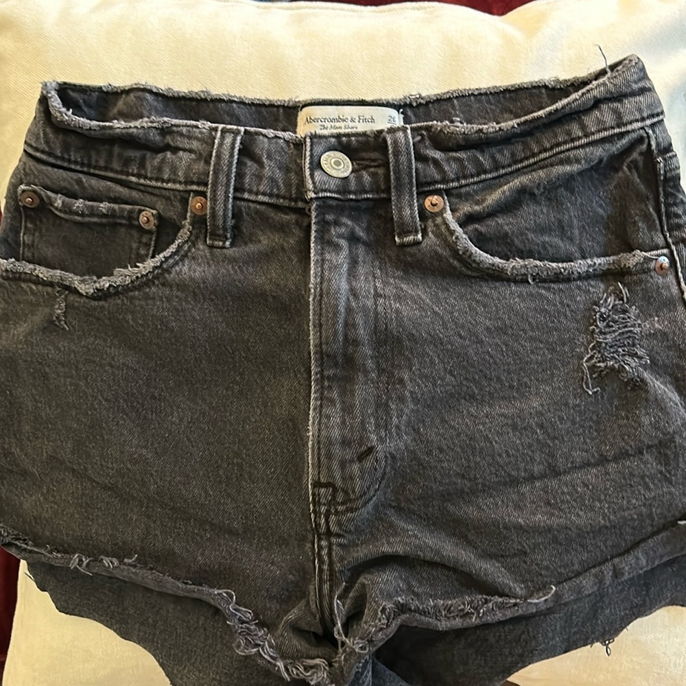 A&F Mom Short High Rise- Curve Love